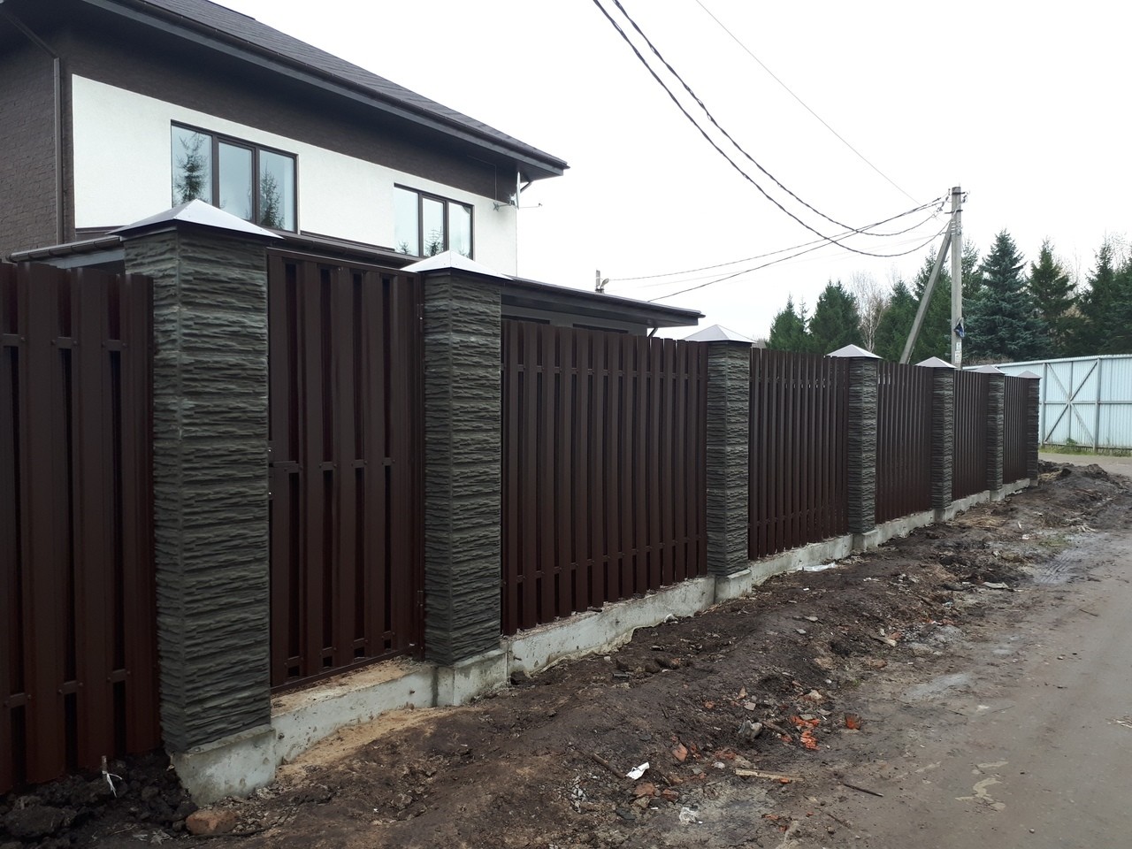 Забор шахматка 40м из штакетника столбы под камень фото3 в Сургуте