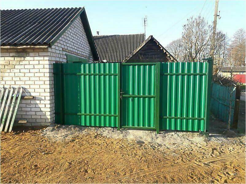 Забор, ворота, калитка из зеленого профлиста 150м фото 1 в Сургуте