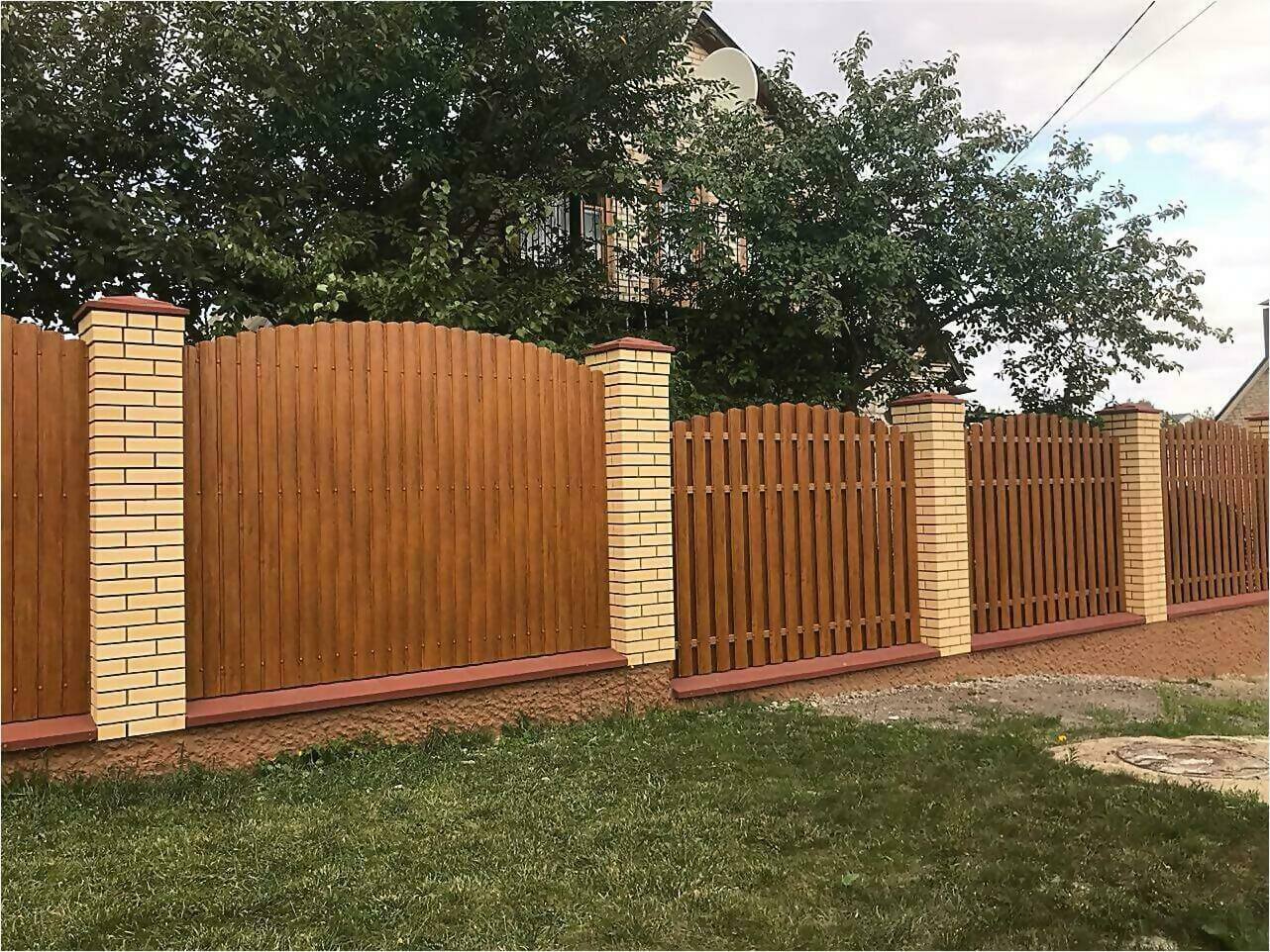 забор из штакетника 80м орех фото4 в Сургуте