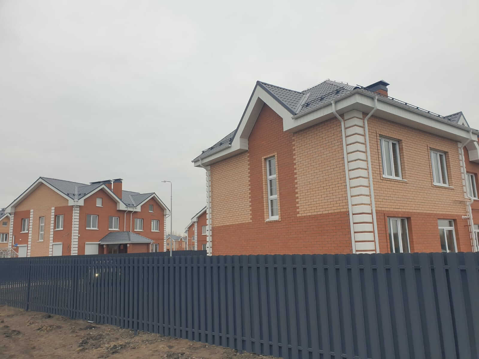 Забор из штакетника 230м Серый Графит фото1 в Сургуте