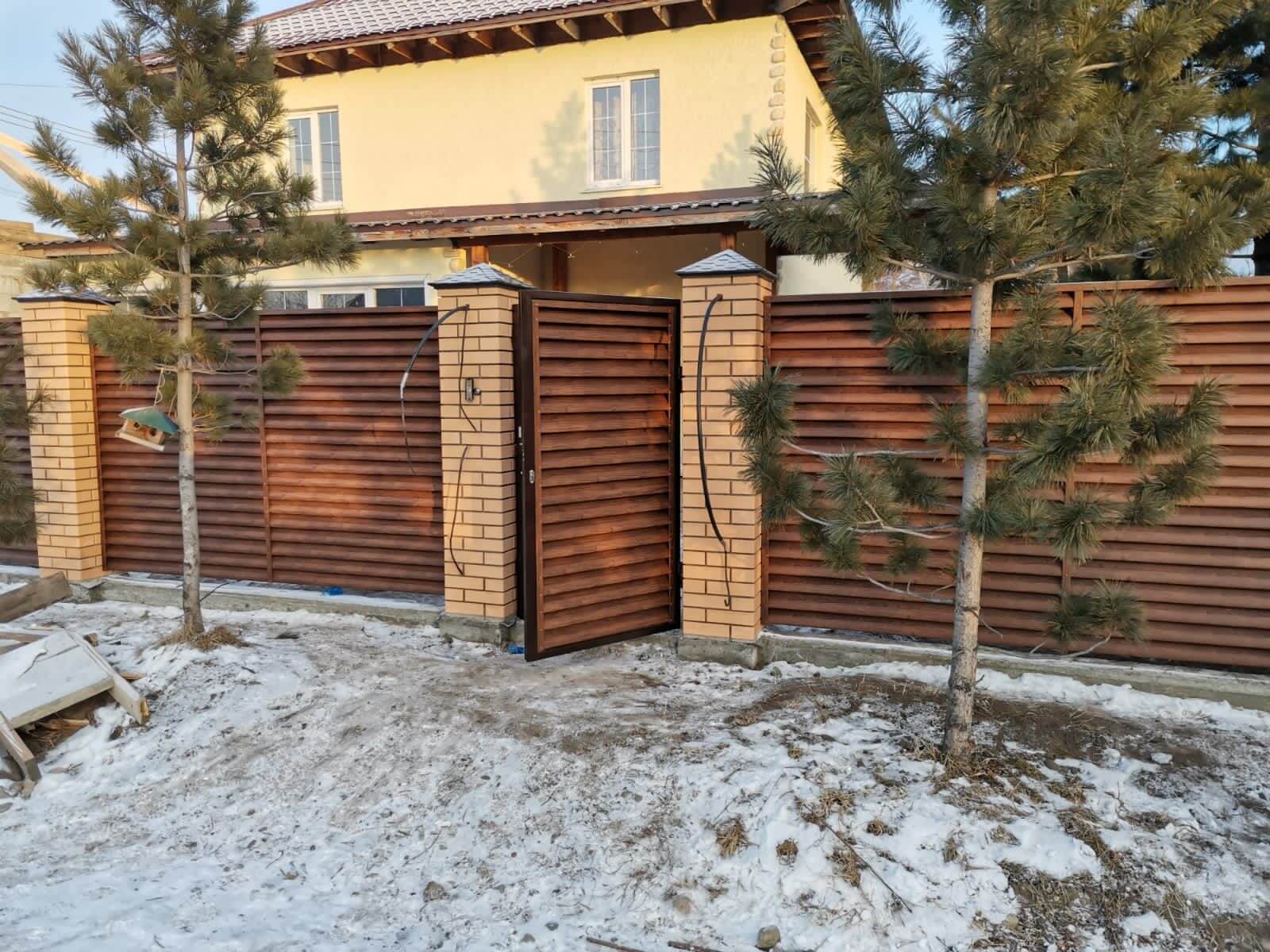 забор-жалюзи 65м Каштан фото1 в Сургуте