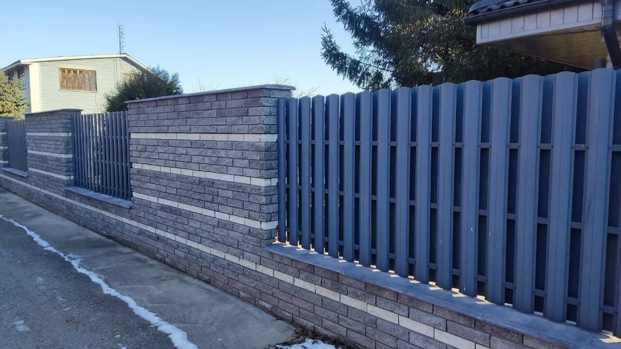 забор из штакетника RAL7024/7024 Серый графит двусторонний фото2 в Сургуте
