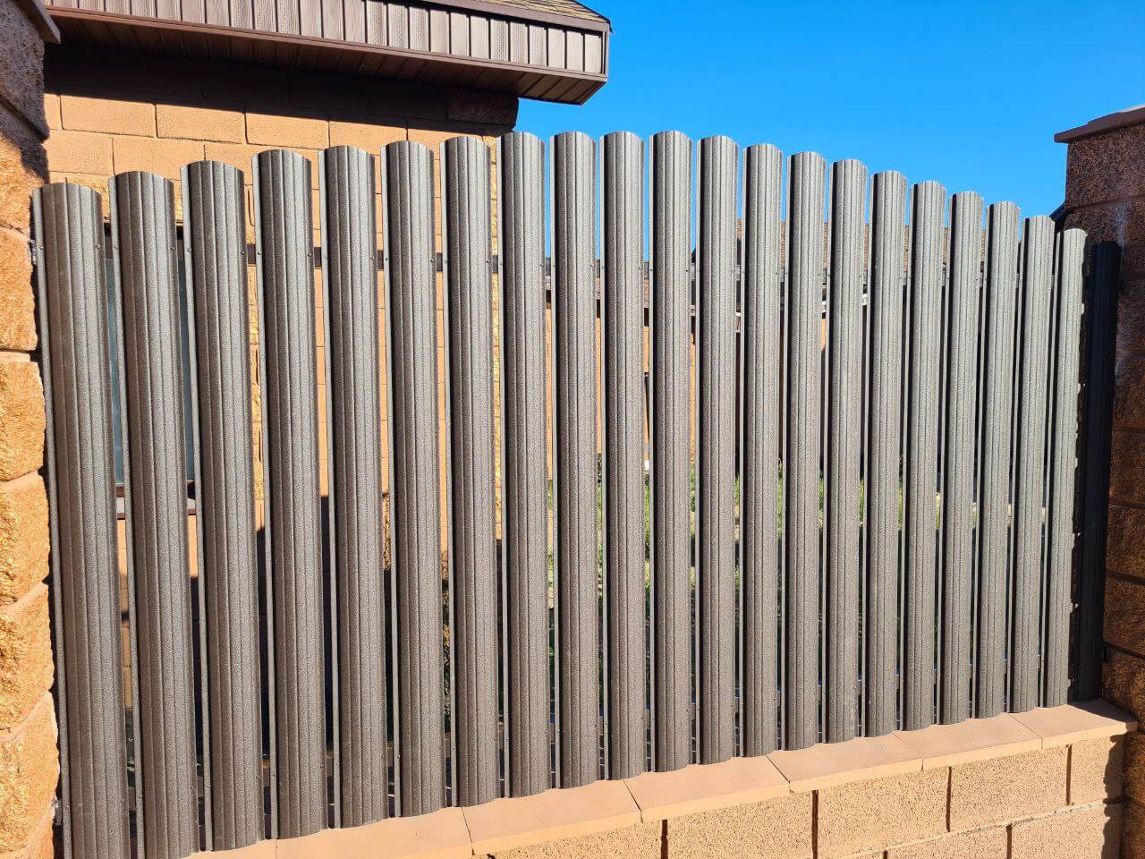 забор из штакетника ral8019 темный шоколад МАТТЕ фото3 в Сургуте