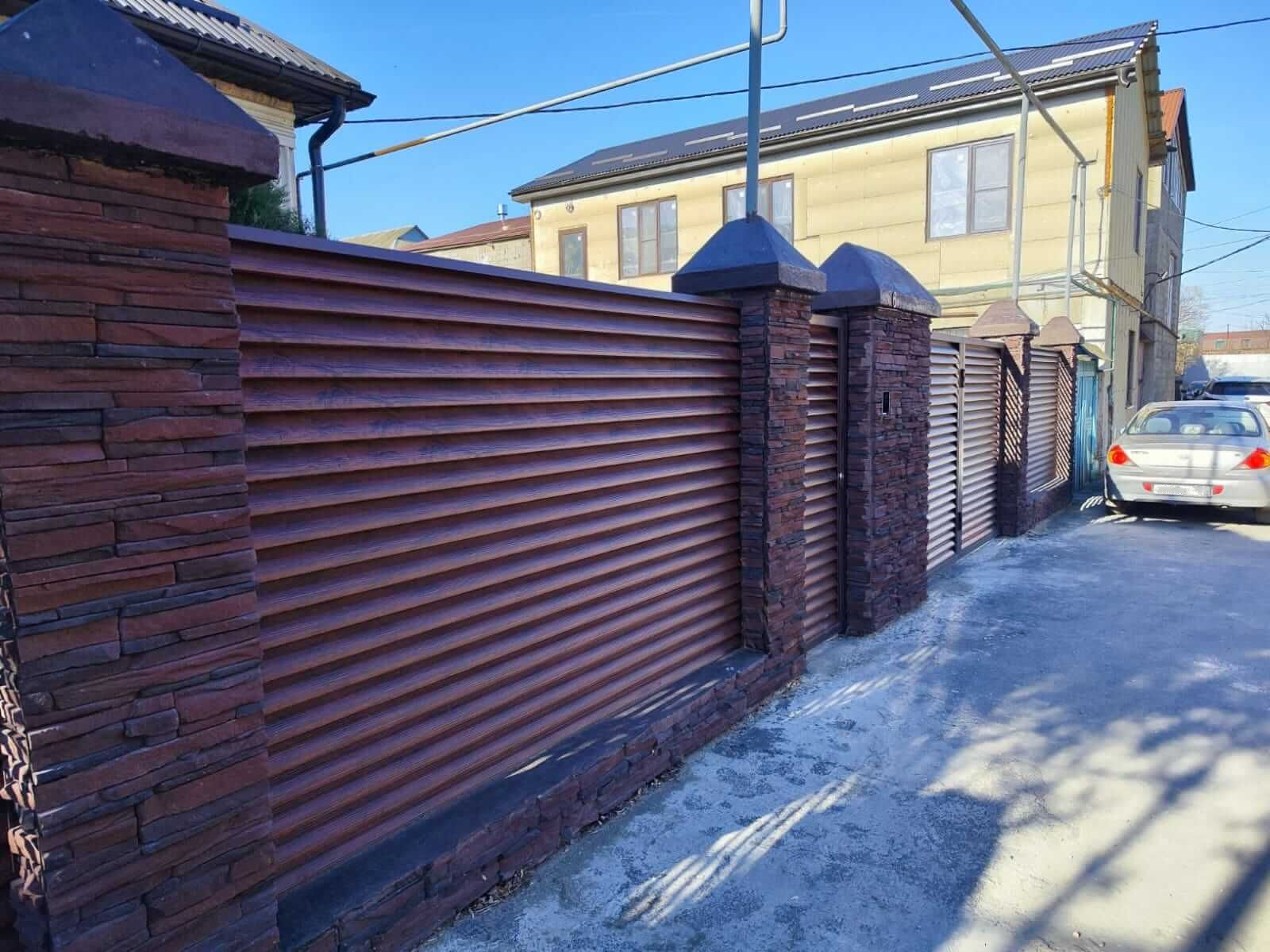 Забор с ламелями Еврожалюзи 43м Красный Каштан Printech фото 1 в Сургуте