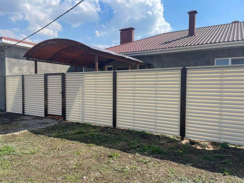 Забор из ламелей Еврожалюзи 25м RAL1015/1015 Слоновая Кость двусторонний фото 5 в Сургуте