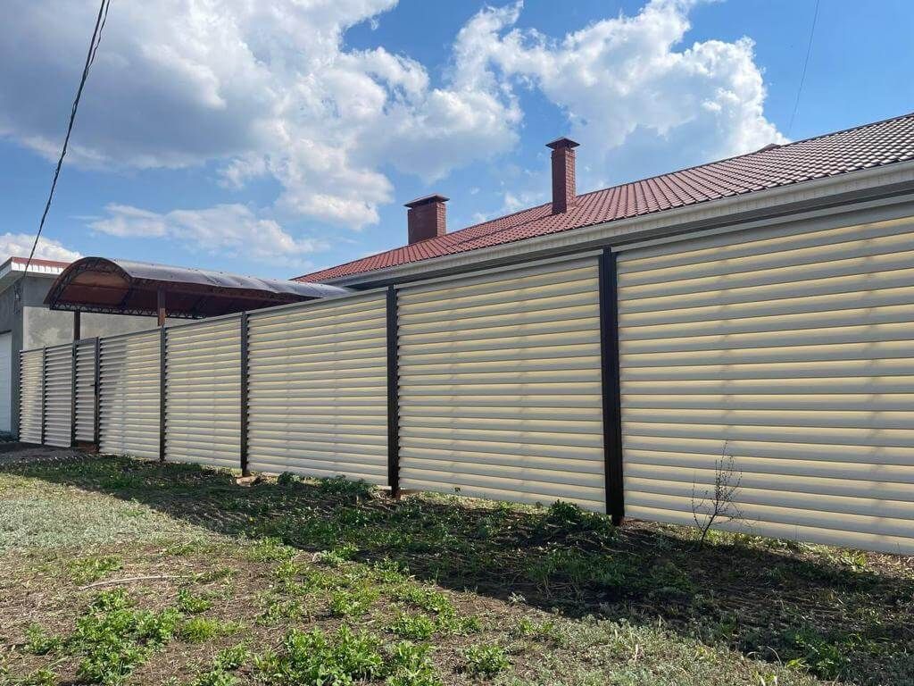 Забор из ламелей Еврожалюзи 25м RAL1015/1015 Слоновая Кость двусторонний в Сургуте
