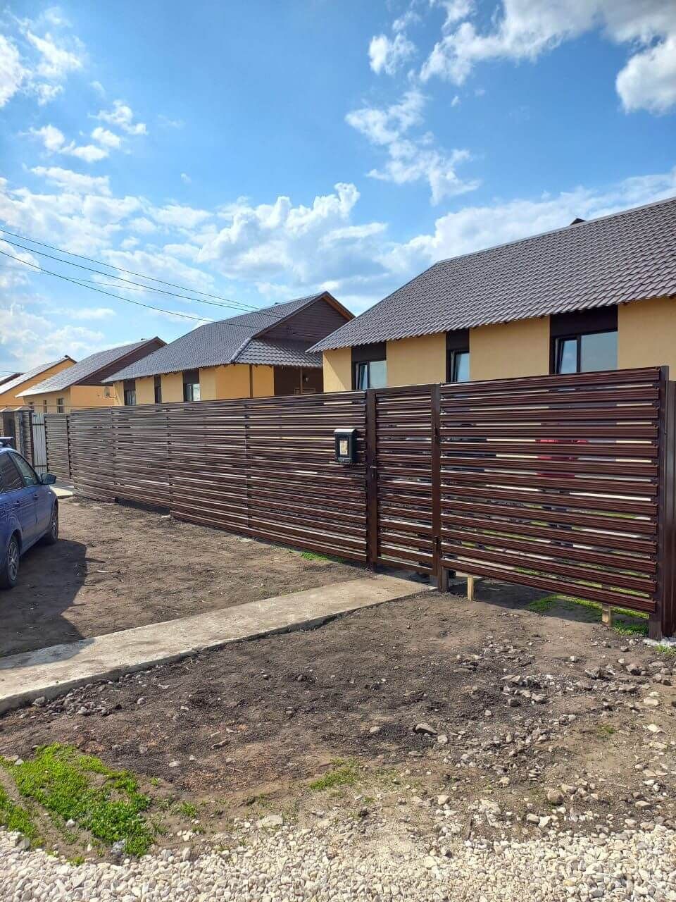 Забор-ранчо из широкого штакетника 24м RAL8017/8017 Шоколад двусторонний в Сургуте