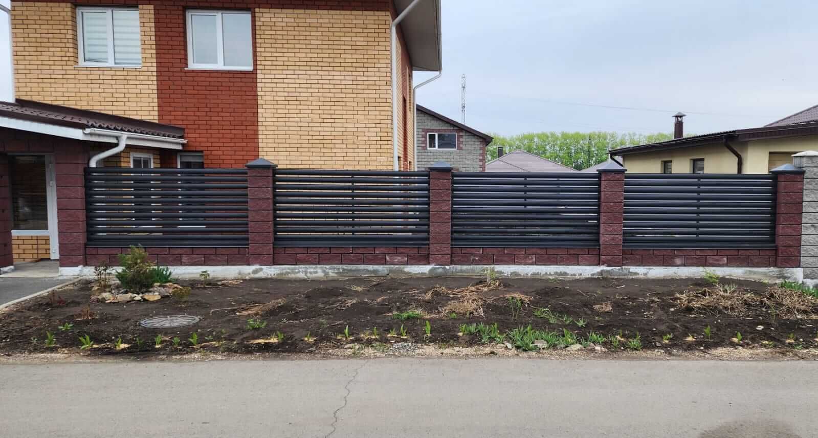 Забор-ранчо из штакетника 21м RAL7024/7024 Серый Графит МАТТЕ фото 8 в Сургуте