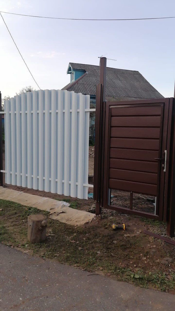 Забор из евроштакетника 24м RAL9003/9003 Белый двухсторонний фото 2 в Сургуте