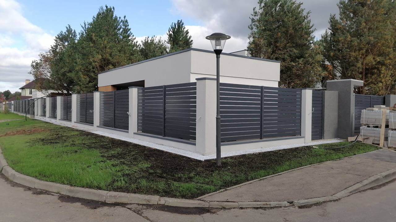 Забор-ранчо из металлопланкена 36м RAL7024 Серый Графит фото 7 в Сургуте