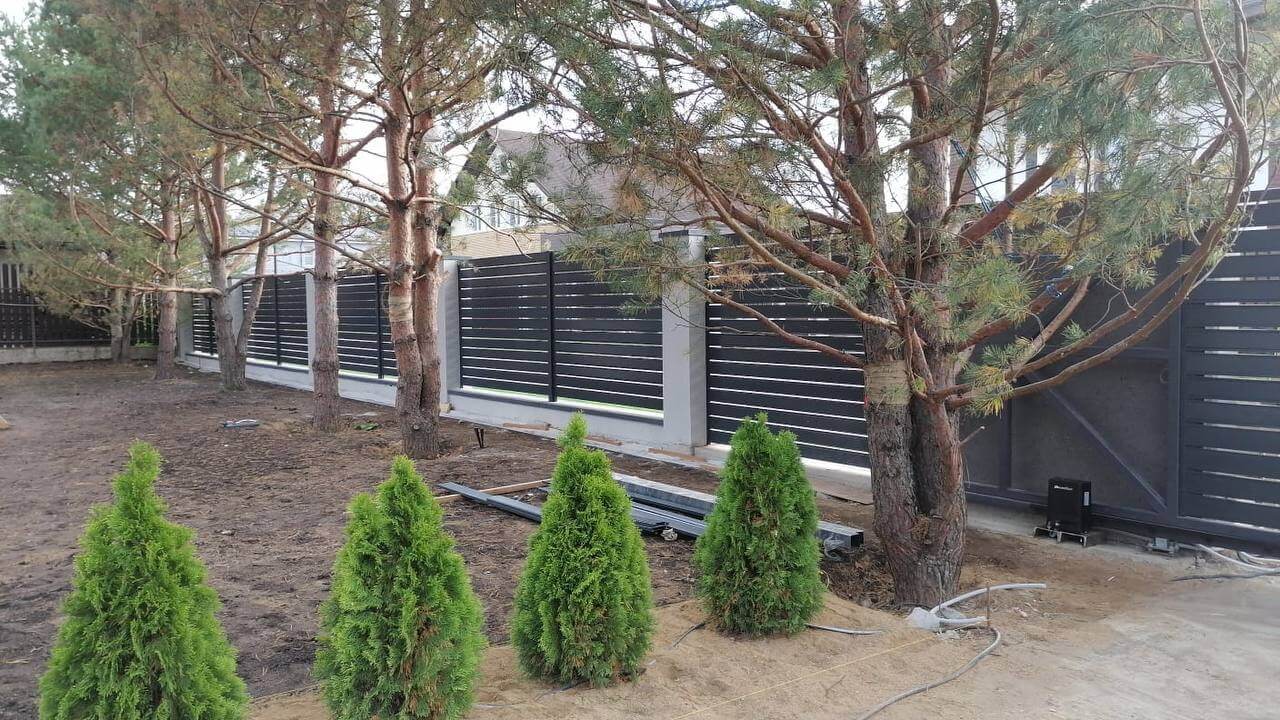 Забор-ранчо из металлопланкена 36м RAL7024 Серый Графит фото 6 в Сургуте