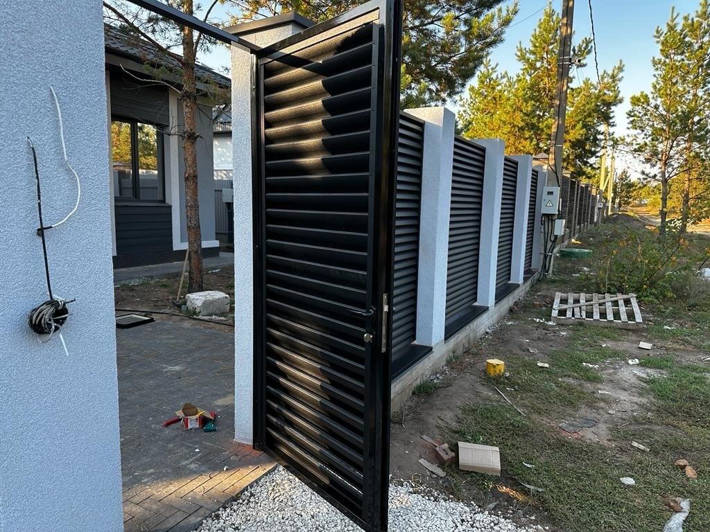 Забор-жалюзи 18м RAL9005/9005 Черный двухсторонний МАТТЕ фото 6 в Сургуте