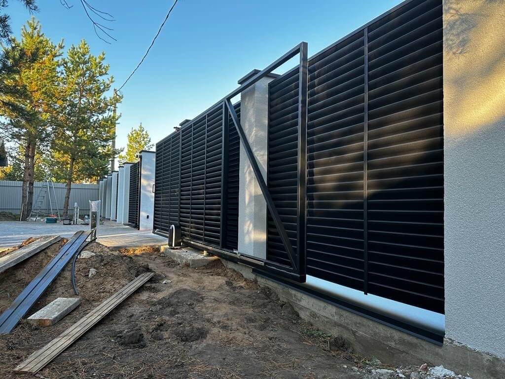 Забор-жалюзи 18м RAL9005/9005 Черный двухсторонний МАТТЕ фото 1 в Сургуте