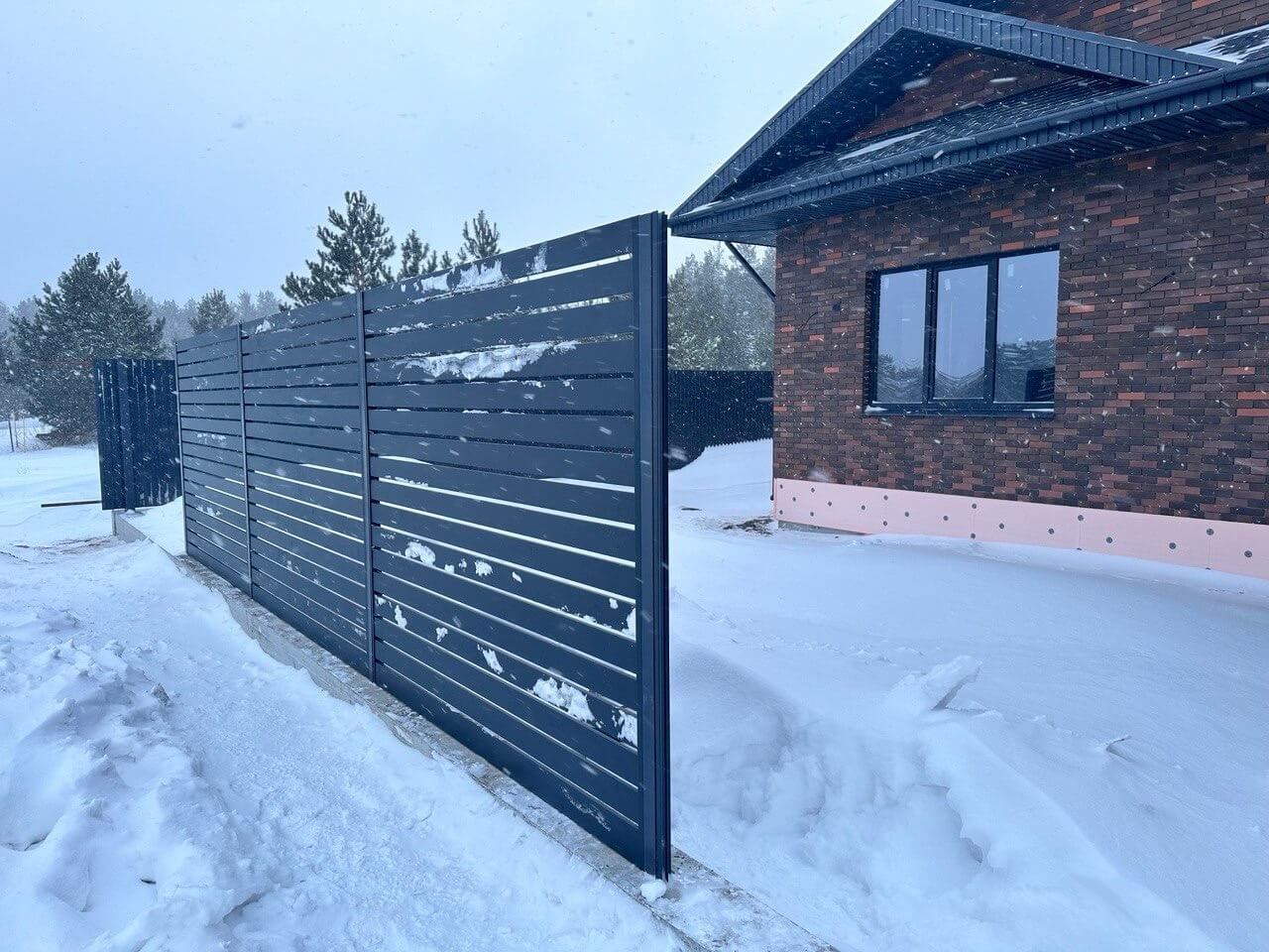 Забор-ранчо из металлопланкена 26м RAL7024 Серый Графит МАТТЕ в Сургуте