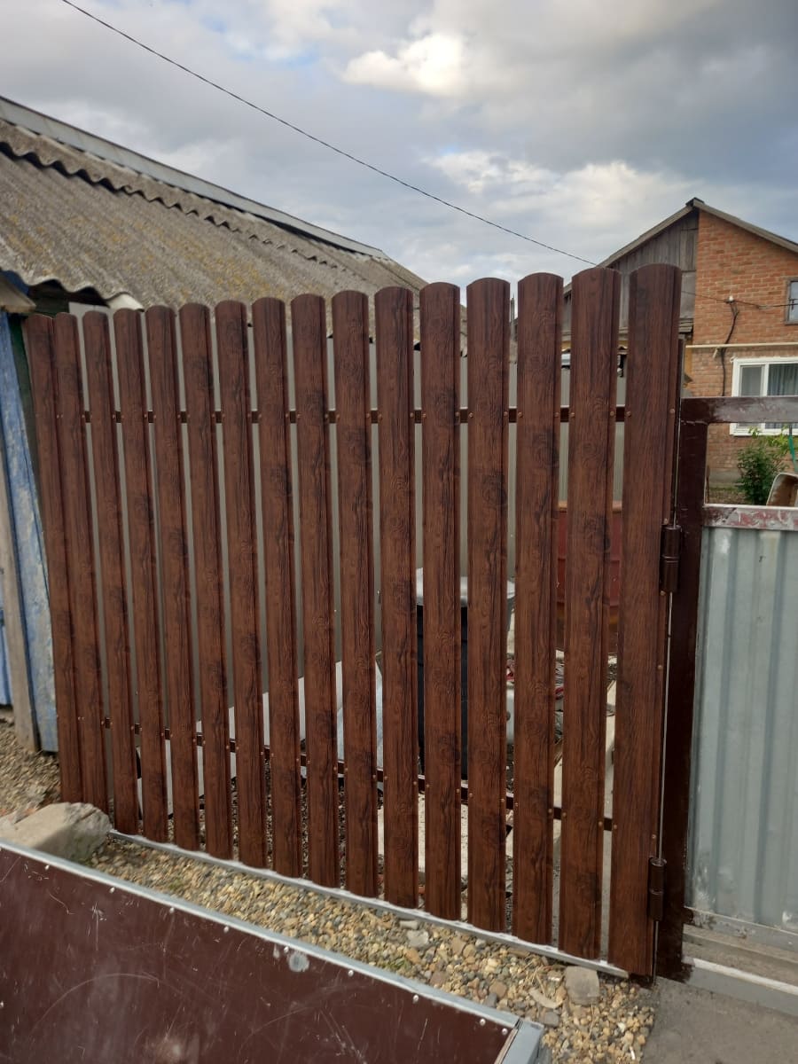 Забор из евроштакетника 2м Античный Дуб SteelArt двусторонний в Сургуте