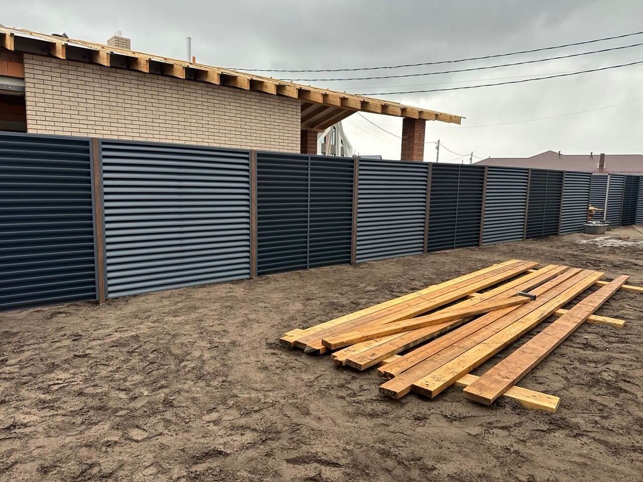 Забор из ламелей еврожалюзи 160м RAL7024/7024 Серый Графит двусторонний МАТТЕ фото 6 в Сургуте