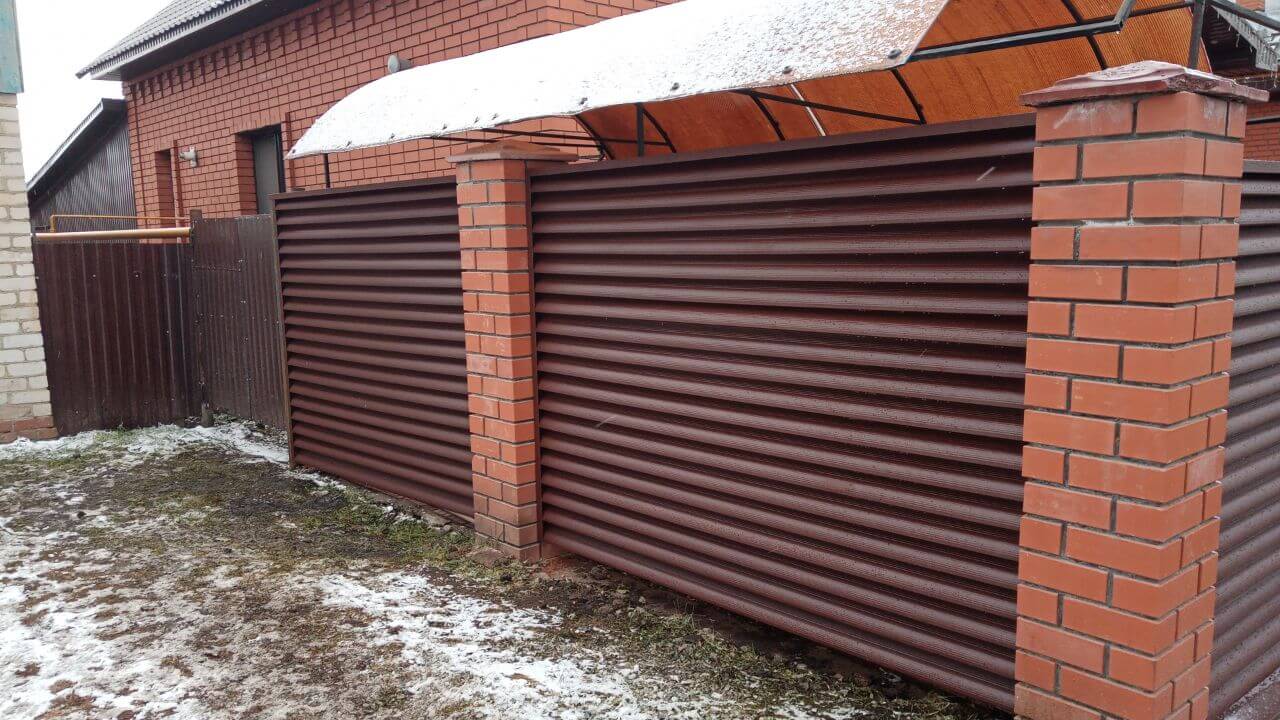 Забор из ламелей еврожалюзи 12м RAL8017/8017 Шоколад двусторонний МАТТЕ фото 4 в Сургуте