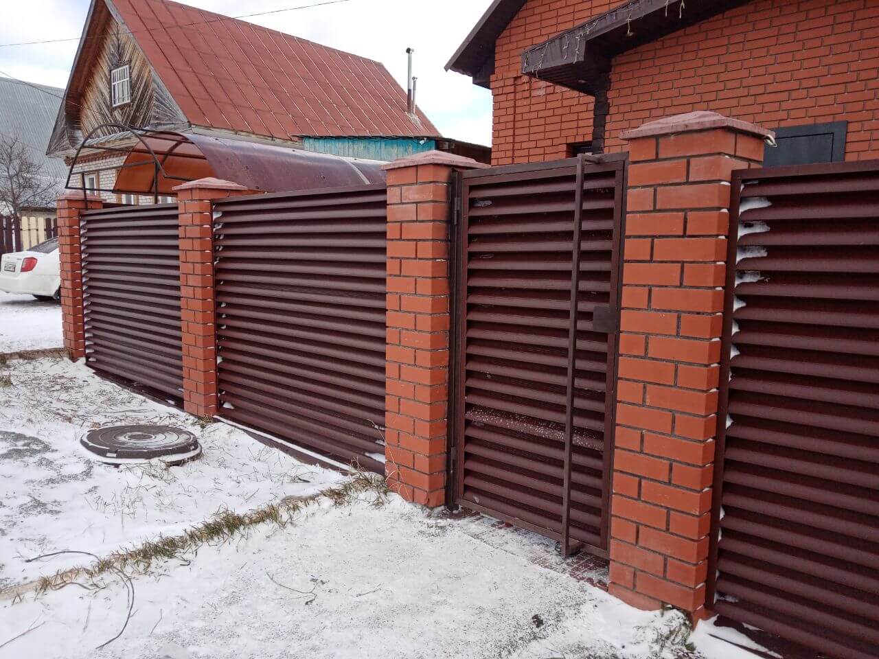 Забор из ламелей еврожалюзи 12м RAL8017/8017 Шоколад двусторонний МАТТЕ фото 2 в Сургуте