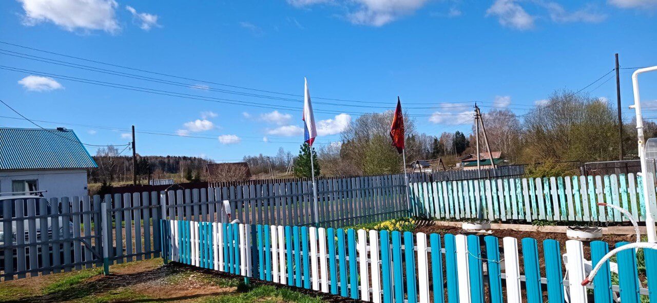 Забор из евроштакетника 16м RAL5021 Морская Волна, RAL9003 Белый фото 3 в Сургуте