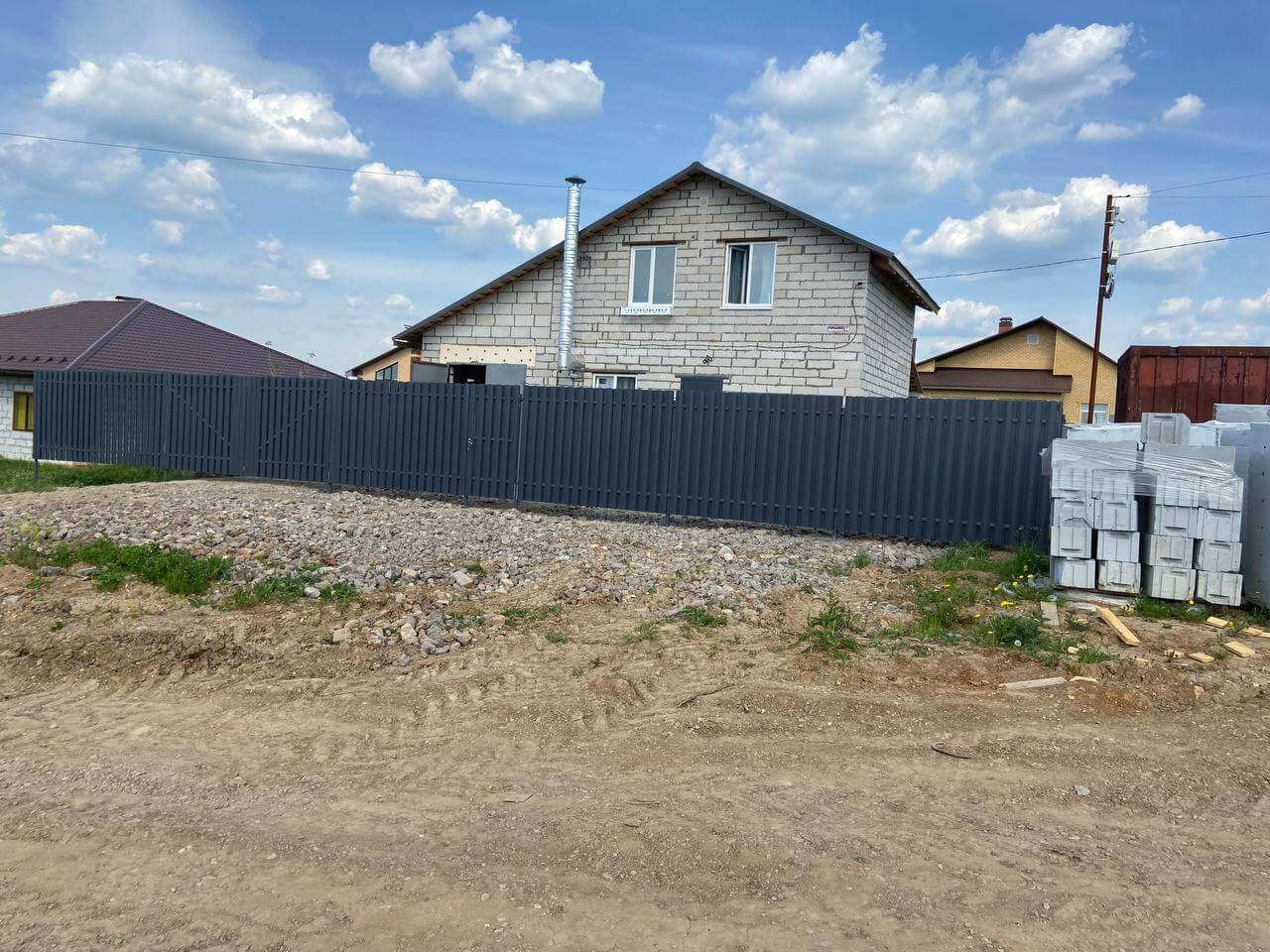 Забор из евроштакетника 16м RAL7024 Серый Графит фото 6 в Сургуте