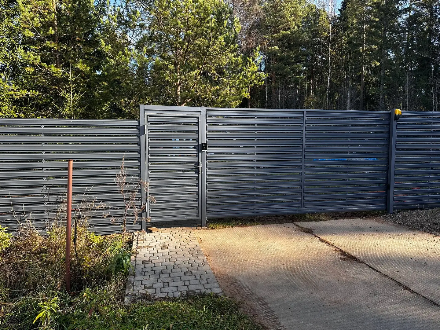 Забор-ранчо из евроштакетника 10м RAL7024 Серый Графит в Сургуте