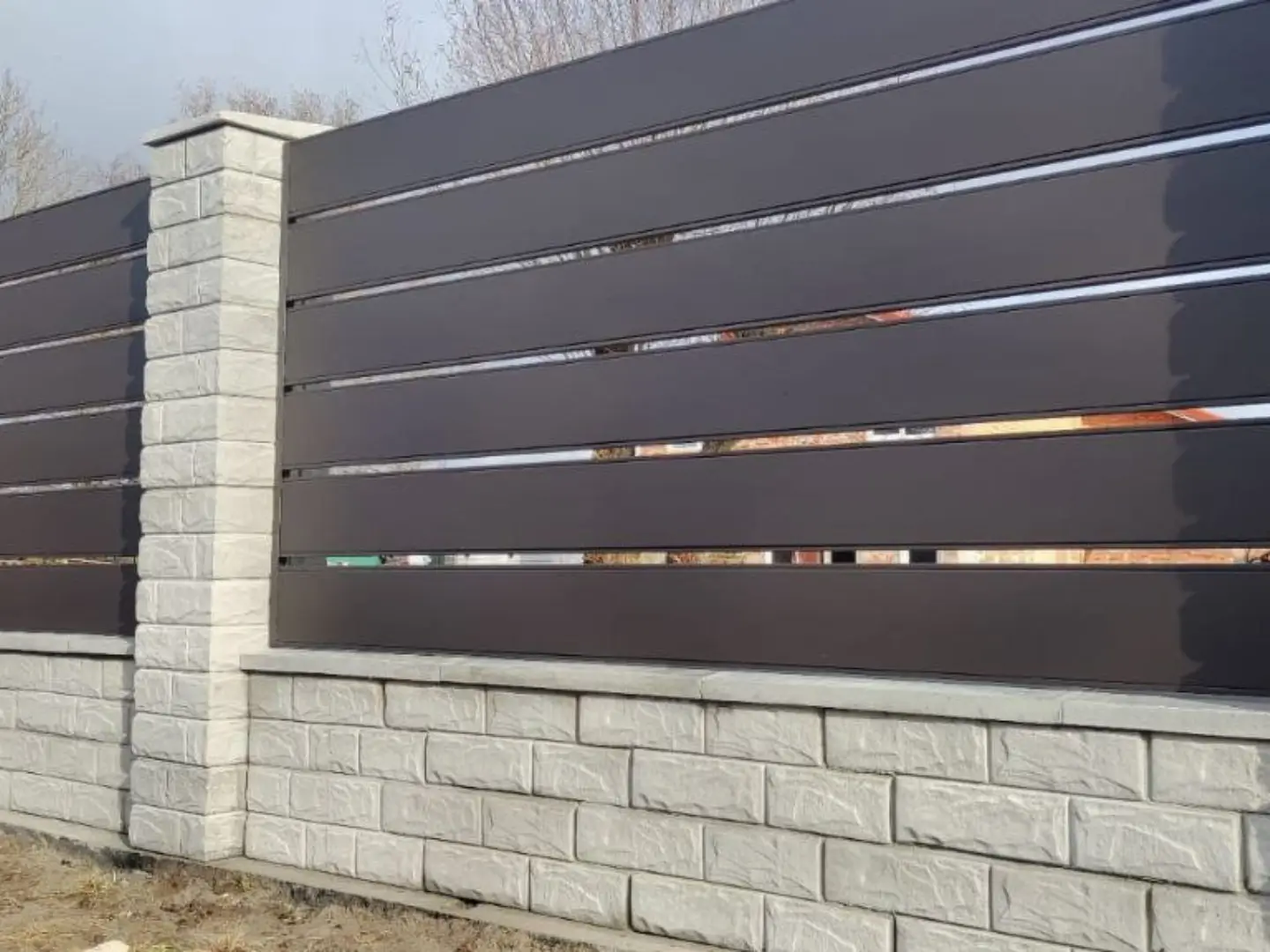 Забор-ранчо из металлопланкена 32м RAL8019 Темный Шоколад МАТТЕ фото 3 в Сургуте